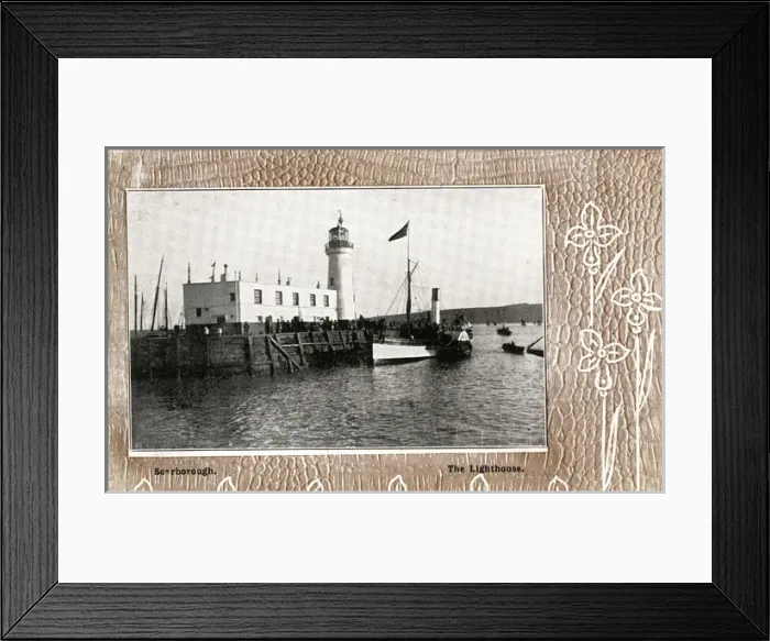 Framed Print : Lighthouse, Scarborough, Yorkshire Framed Print : Lighthouse, Scarborough, Yorkshire