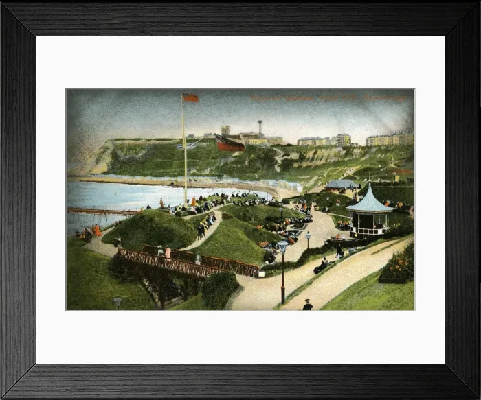 Framed Print : North Cliff Gardens, Scarborough, Yorkshire Framed Print : North Cliff Gardens, Scarborough, Yorkshire