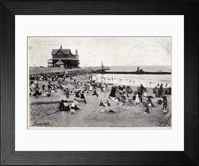 Framed Print : Beach & Pier, Lowestoft, Suffolk Framed Print : Beach & Pier, Lowestoft, Suffolk