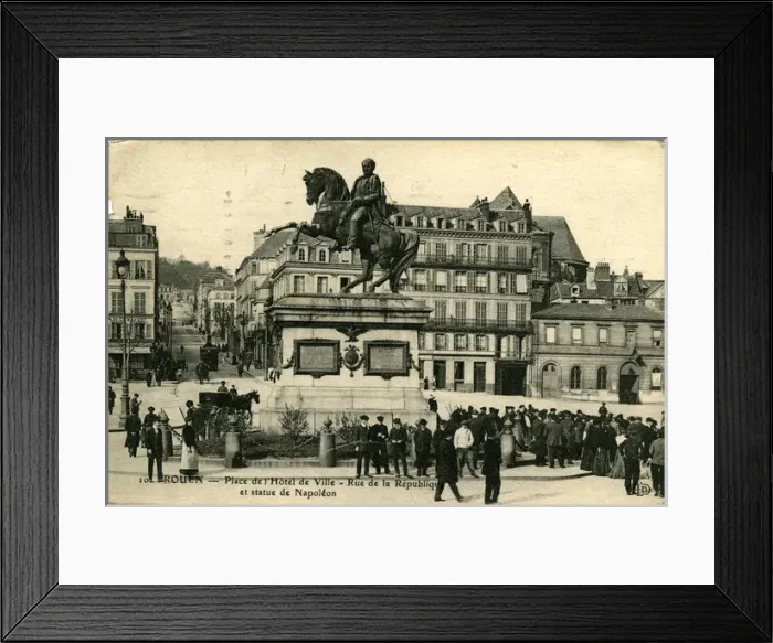 Framed Print : Statue de Napol鯮& Place de l Hotel de Ville Framed Print : Statue de Napol鯮& Place de l Hotel de Ville