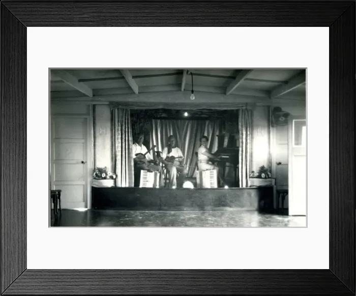 Framed Print : Halcyon Caravan Park Hut, Hullbridge, Essex Framed Print : Halcyon Caravan Park Hut, Hullbridge, Essex