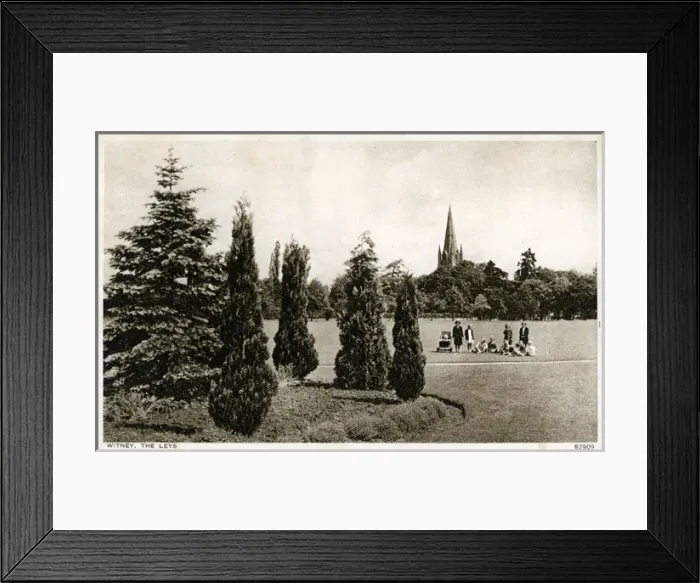 Framed Print : The Leys, Witney, Oxfordshire Framed Print : The Leys, Witney, Oxfordshire