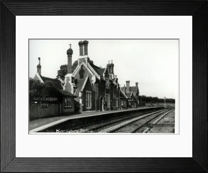 Framed Print : Railway Station, Wateringbury, Kent Framed Print : Railway Station, Wateringbury, Kent