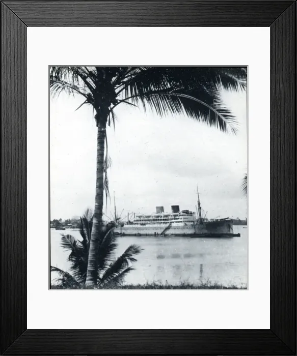 Framed Print : Zambia - Zimbabwe - Steam Ship, The Zambezi River Framed Print : Zambia - Zimbabwe - Steam Ship, The Zambezi River