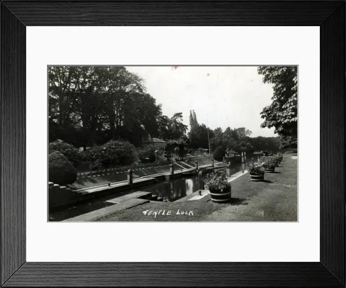 Framed Print : Temple Lock, Hurley, Marlow, England Framed Print : Temple Lock, Hurley, Marlow, England