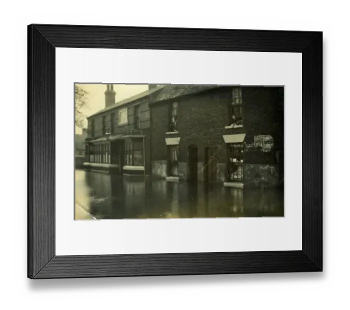 Framed Print : Flooded Street and Inn, Norwich, England Framed Print : Flooded Street and Inn, Norwich, England
