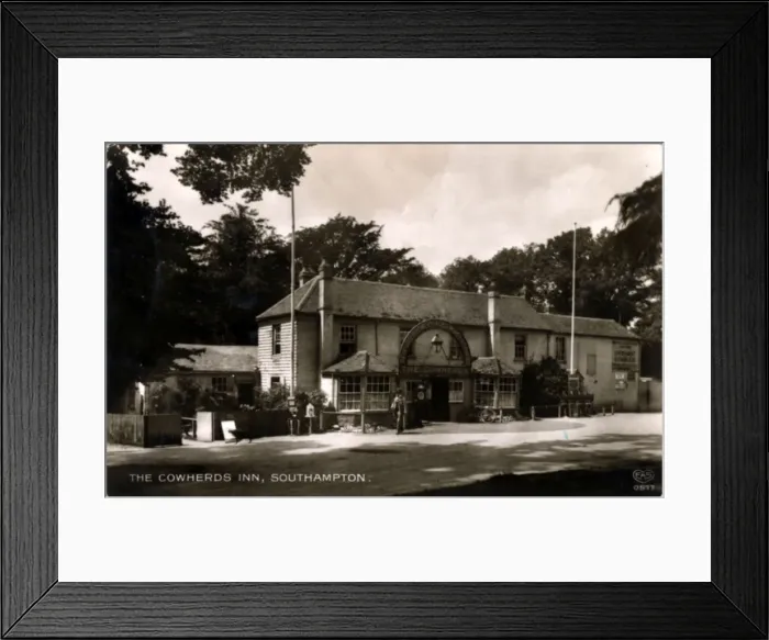 Framed Print : The Cowherds Inn, The Common, Hampshire Framed Print : The Cowherds Inn, The Common, Hampshire