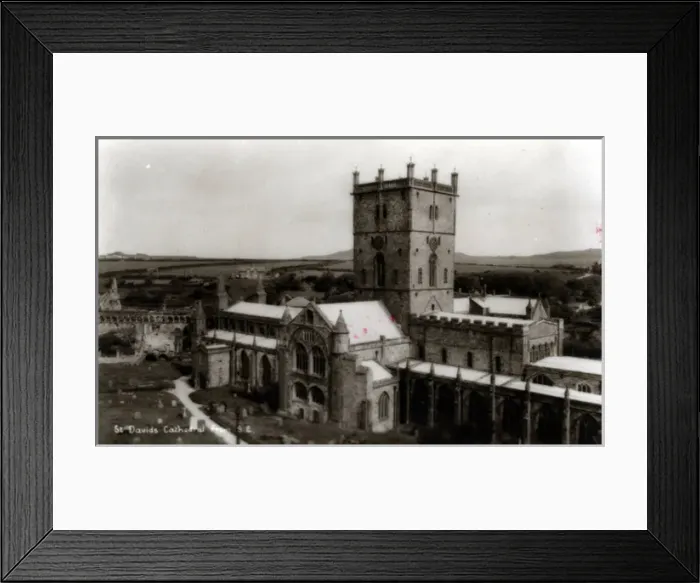 Framed Print : St Davids Cathedral, St Davids, Pembrokeshire Framed Print : St Davids Cathedral, St Davids, Pembrokeshire