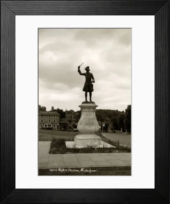 Framed Print : James Wolfes Statue, Westerham, Kent Framed Print : James Wolfes Statue, Westerham, Kent