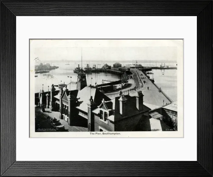 Framed Print : The Pier, Southampton, Hampshire Framed Print : The Pier, Southampton, Hampshire
