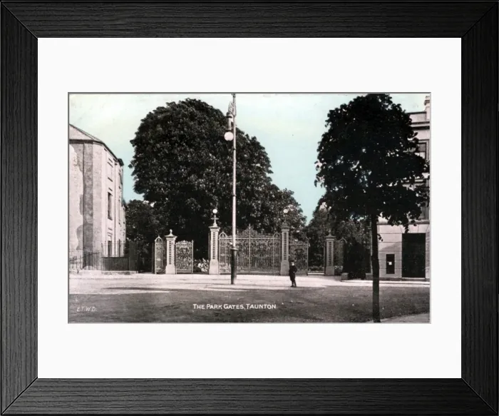 Framed Print : The Park Gates, Taunton, Somerset Framed Print : The Park Gates, Taunton, Somerset