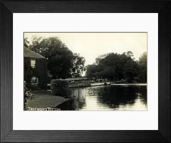 Framed Print : Lockhouse, Testwood, Hampshire Framed Print : Lockhouse, Testwood, Hampshire