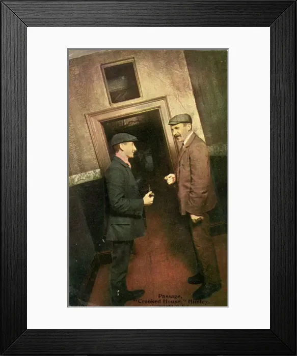 Framed Print : The Crooked House, Himley, Worcestershire Framed Print : The Crooked House, Himley, Worcestershire