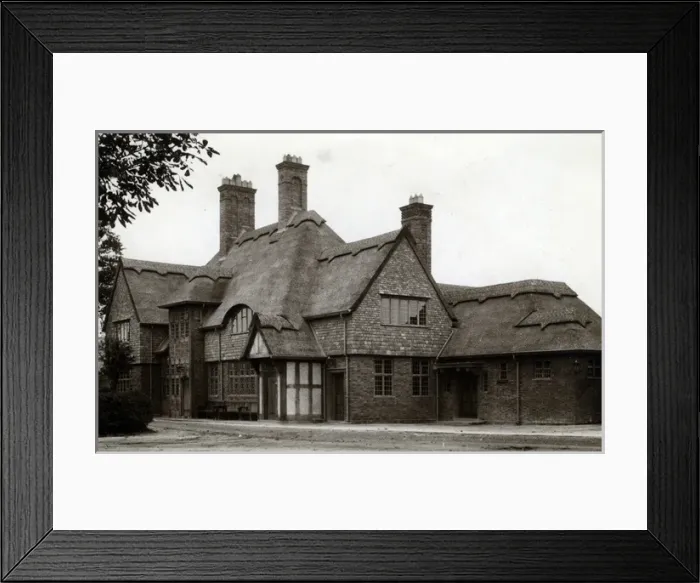 Framed Print : Thatched House, Thought to be at Wolverhampton, Staffordshir Framed Print : Thatched House, Thought to be at Wolverhampton, Staffordshir