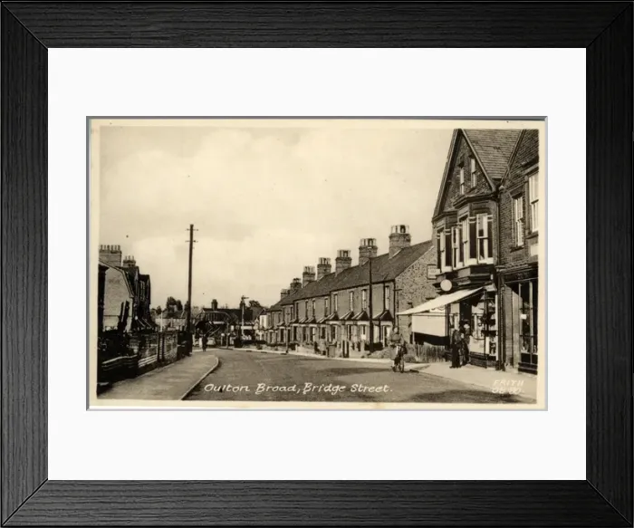 Framed Print : Bridge Street, Oulton Broad, Suffolk Framed Print : Bridge Street, Oulton Broad, Suffolk