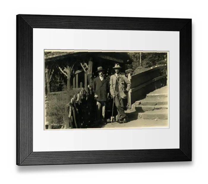 Framed Print : Entrance to The Chine, Shanklin, Isle of Wight Framed Print : Entrance to The Chine, Shanklin, Isle of Wight