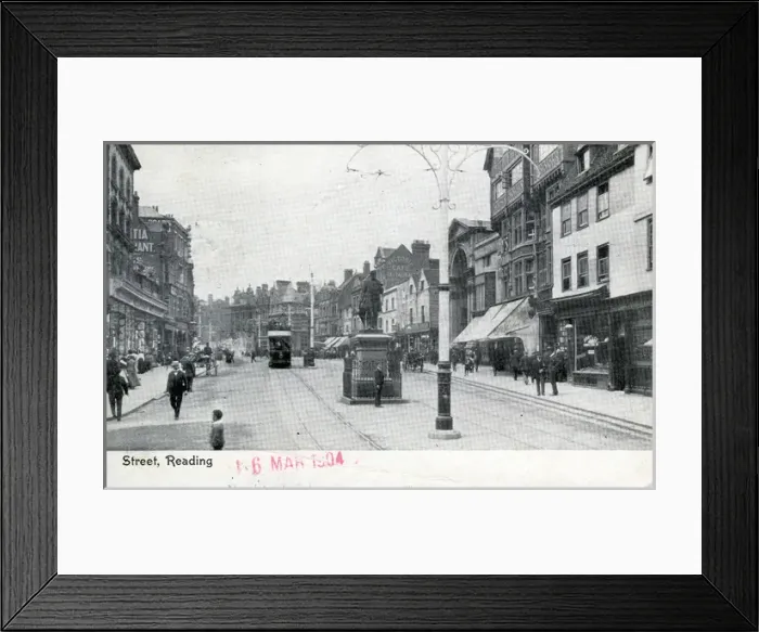 Framed Print : Street Scene, Reading, Berkshire Framed Print : Street Scene, Reading, Berkshire