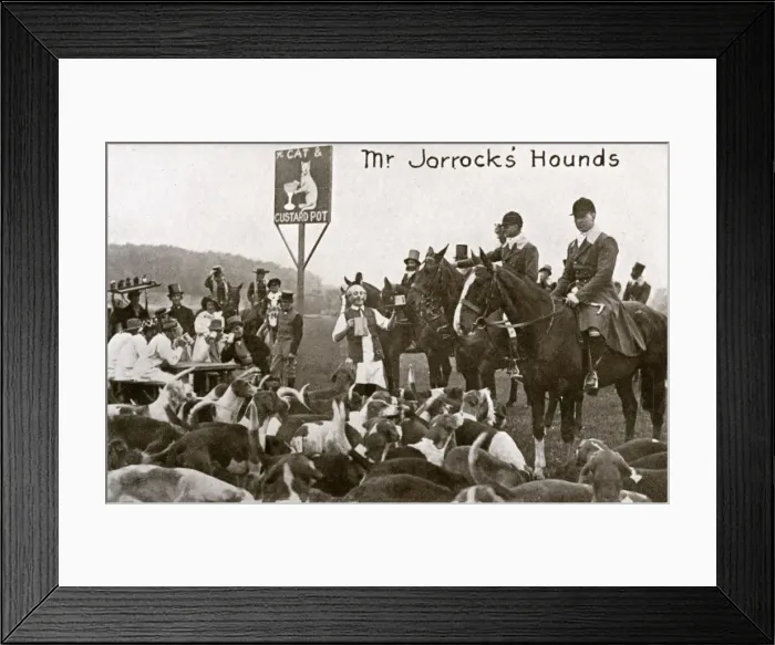 Framed Print : Foxhunting, Shipton Moyne, Gloucestershire Framed Print : Foxhunting, Shipton Moyne, Gloucestershire