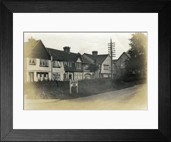 Framed Print : The Beeches Avenue, Sutton, Surrey Framed Print : The Beeches Avenue, Sutton, Surrey