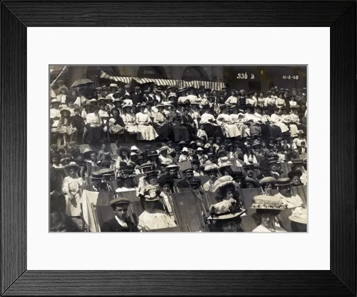Framed Print : Edwardian Holidaymakers, Blackpool, Lancashire Framed Print : Edwardian Holidaymakers, Blackpool, Lancashire