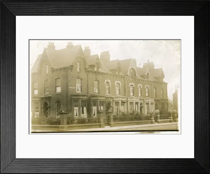 Framed Print : Terrace in Woodlands Road
