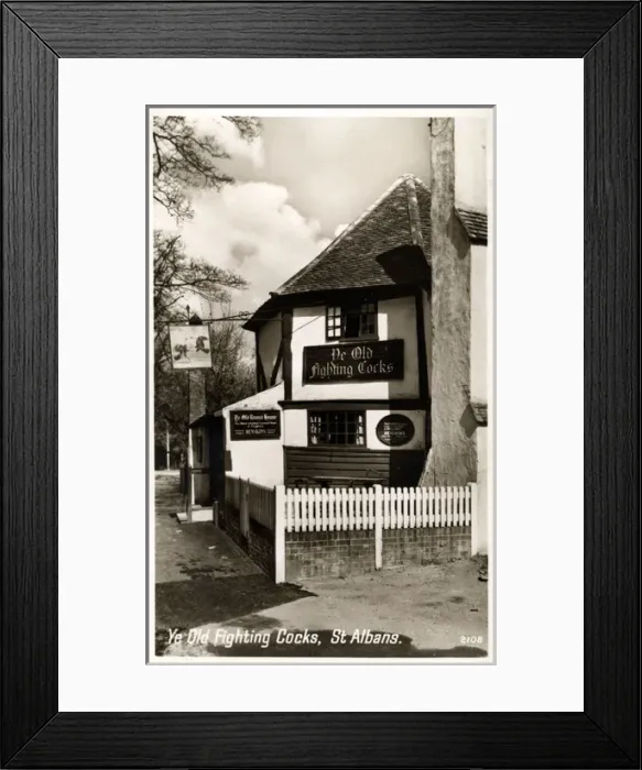 Framed Print : Ye Old Fighting Cocks Public House, St Albans, Hertfordshire Framed Print : Ye Old Fighting Cocks Public House, St Albans, Hertfordshire