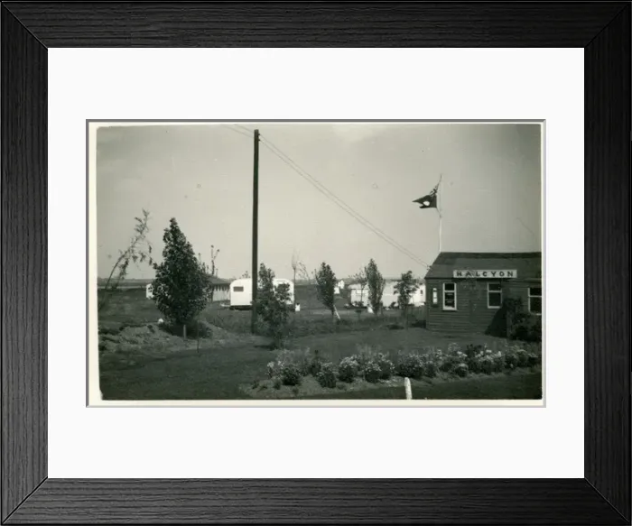 Framed Print : Daviss Caravan Camp, Hullbridge, Essex