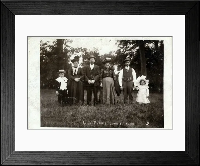 Framed Print : Picnic, Alma, South Australia Framed Print : Picnic, Alma, South Australia