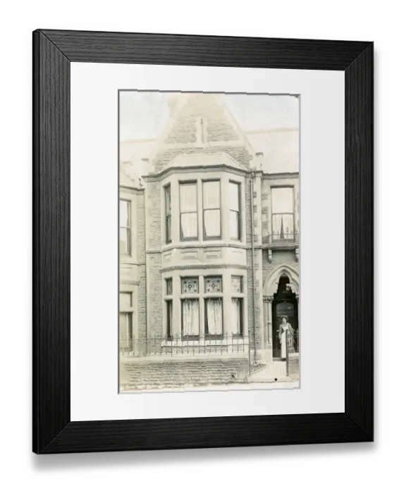 Framed Print : Fine Edwardian Terraced House Framed Print : Fine Edwardian Terraced House