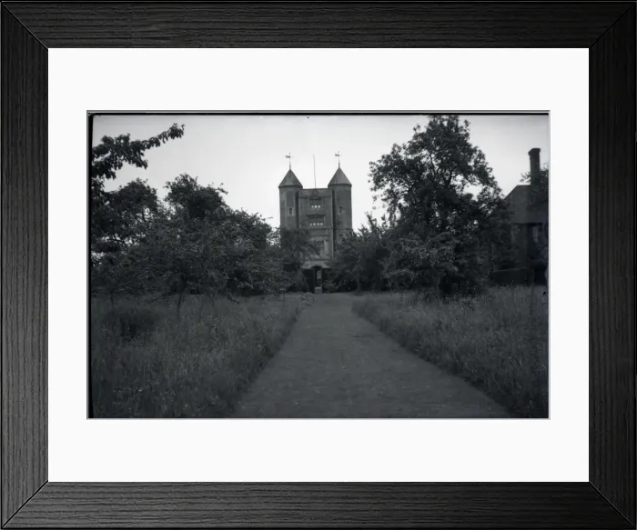 Framed Print : Sissinghurst Castle, Sissinghurst, Kent Framed Print : Sissinghurst Castle, Sissinghurst, Kent