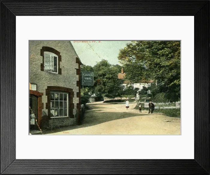 Framed Print : Walkers Lane, Shorwell, Isle of Wight Framed Print : Walkers Lane, Shorwell, Isle of Wight