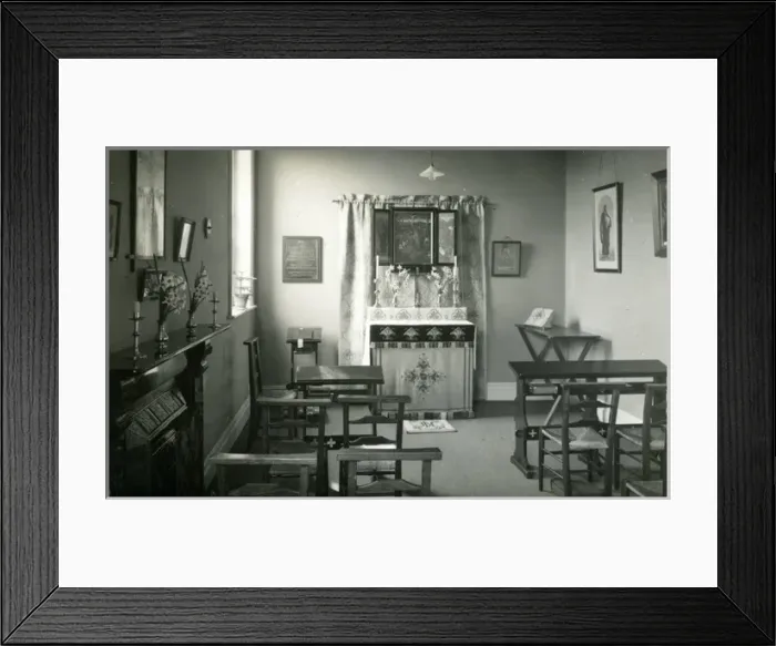 Framed Print : The Chapel, Aspley Guise, Buckinghamshire Framed Print : The Chapel, Aspley Guise, Buckinghamshire
