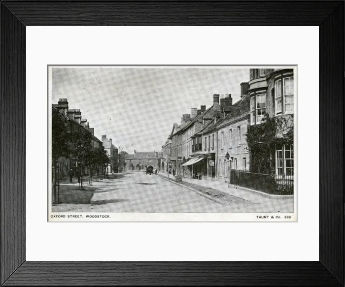 Framed Print : Oxford Street, Woodstock, Oxfordshire Framed Print : Oxford Street, Woodstock, Oxfordshire