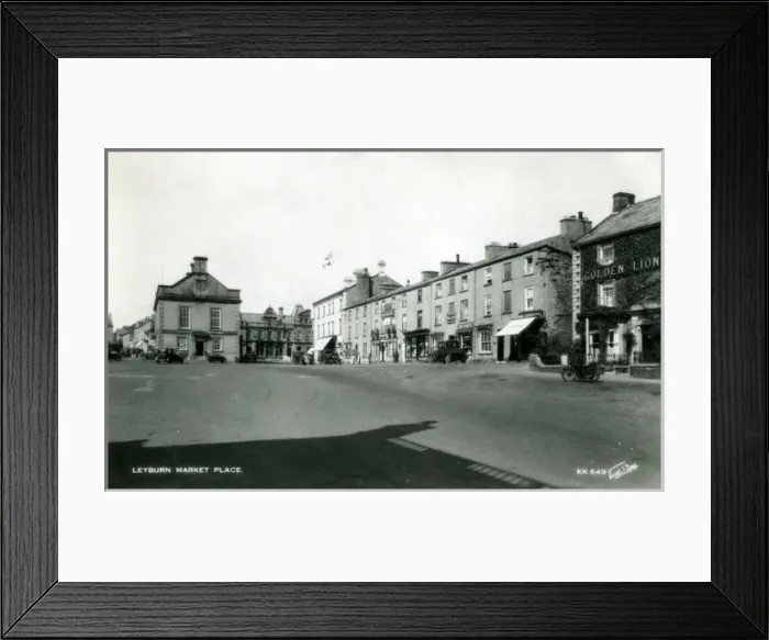 Framed Print : Market Square, Leyburn, Richmondshire, North Yorkshire, Engl Framed Print : Market Square, Leyburn, Richmondshire, North Yorkshire, Engl