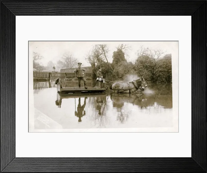 Framed Print : WW1 Soldiers on Canal, Tewkesbury, Gloucestershire Framed Print : WW1 Soldiers on Canal, Tewkesbury, Gloucestershire