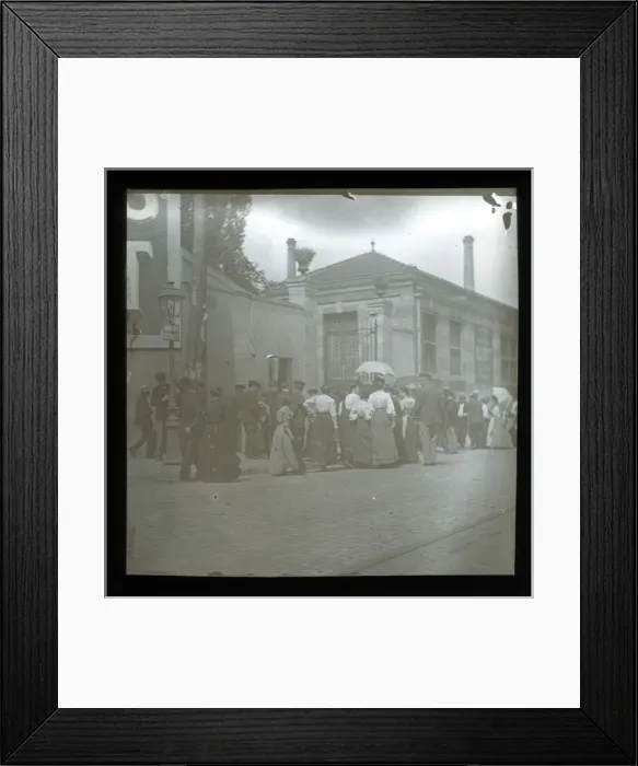 Framed Print : Street Scene, Suresnes, Ile-de-France Framed Print : Street Scene, Suresnes, Ile-de-France
