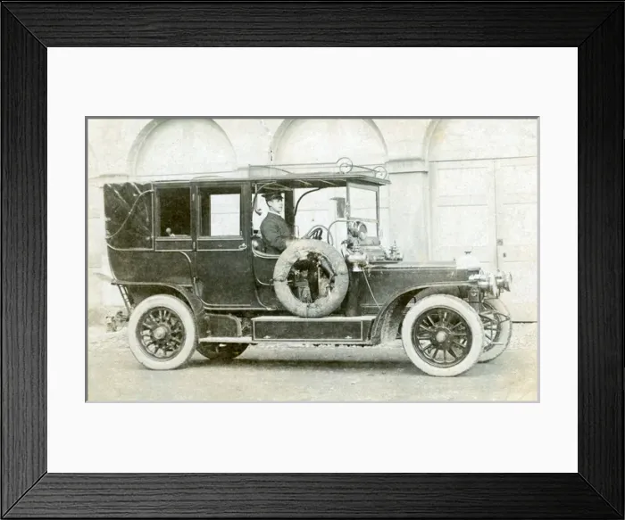 Framed Print : Sleeve-Valved Daimler Vintage Car - landaulet Framed Print : Sleeve-Valved Daimler Vintage Car - landaulet