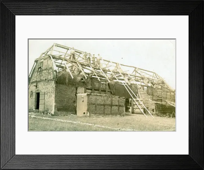 Framed Print : Barn Construction, Thought to be at Bromsberrow, Herefordshi Framed Print : Barn Construction, Thought to be at Bromsberrow, Herefordshi