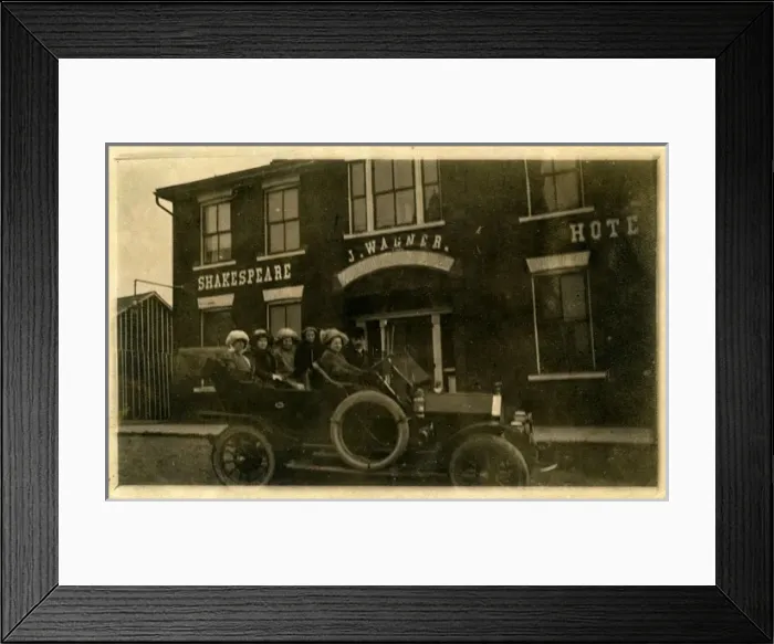 Framed Print : Vintage Car (possibly a Belsize), Shakespeare Hotel Framed Print : Vintage Car (possibly a Belsize), Shakespeare Hotel
