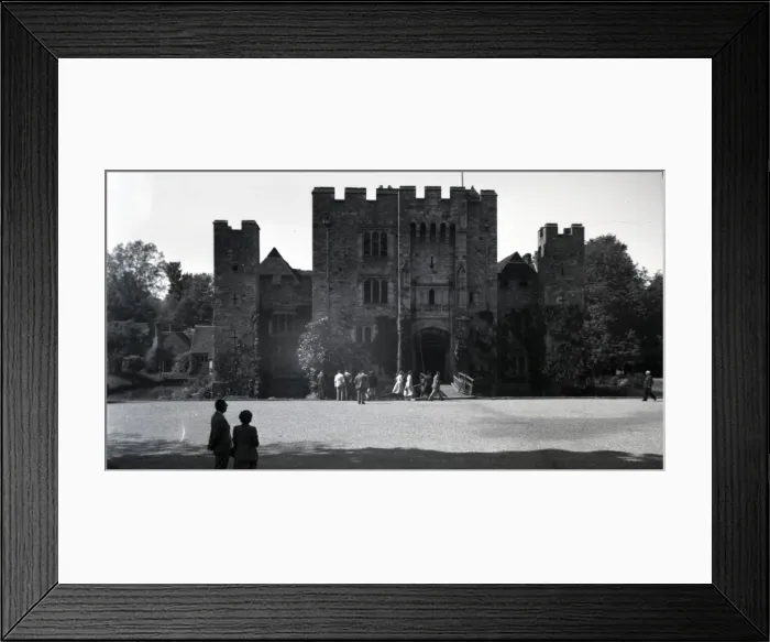 Framed Print : Hever Castle, Edenbridge, Kent Framed Print : Hever Castle, Edenbridge, Kent