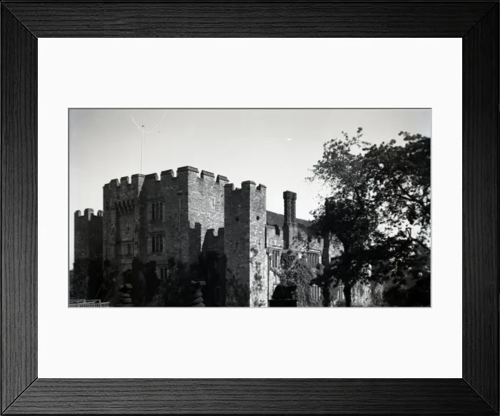 Framed Print : Hever Castle, Edenbridge, Kent Framed Print : Hever Castle, Edenbridge, Kent