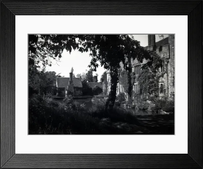 Framed Print : Hever Castle, Edenbridge, Kent Framed Print : Hever Castle, Edenbridge, Kent