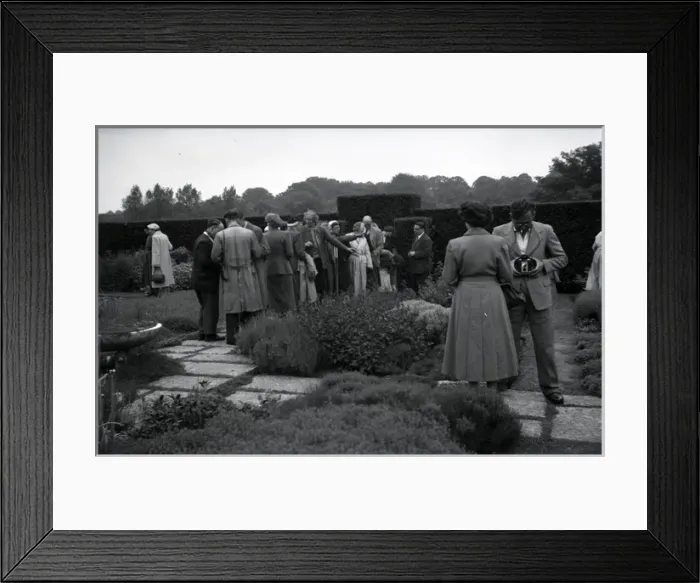 Framed Print : Sissinghurst Castle Grounds, Sissinghurst, Kent Framed Print : Sissinghurst Castle Grounds, Sissinghurst, Kent