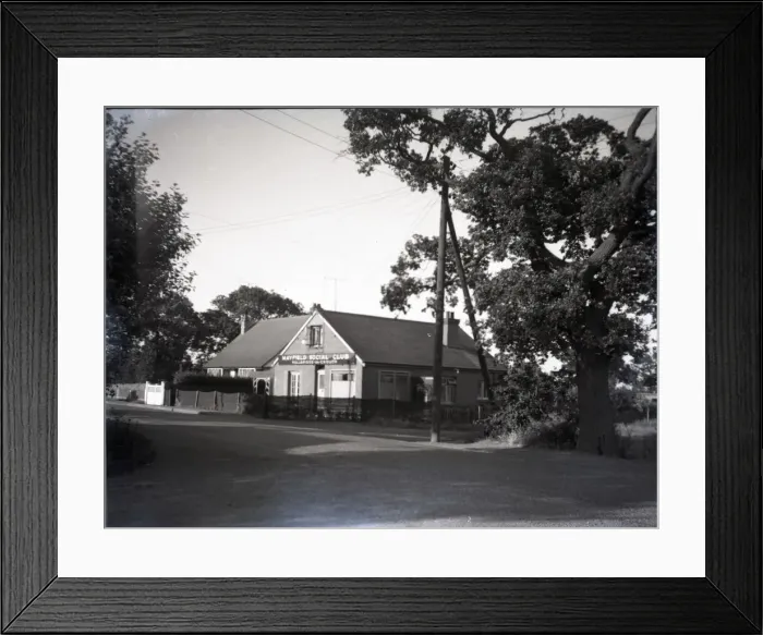 Framed Print : Mayfield Social Club, Hullbridge, Essex Framed Print : Mayfield Social Club, Hullbridge, Essex