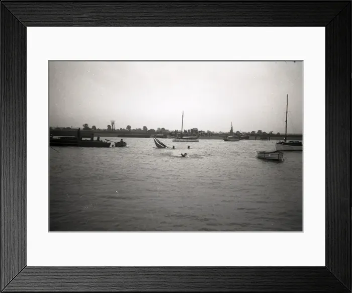 Framed Print : The River Crouch, Kent Framed Print : The River Crouch, Kent