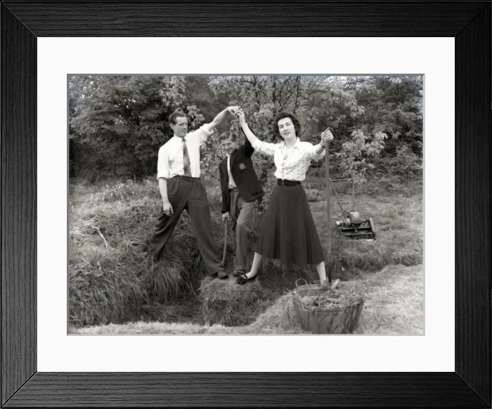 Framed Print : Residents, Hullbridge, Essex Framed Print : Residents, Hullbridge, Essex