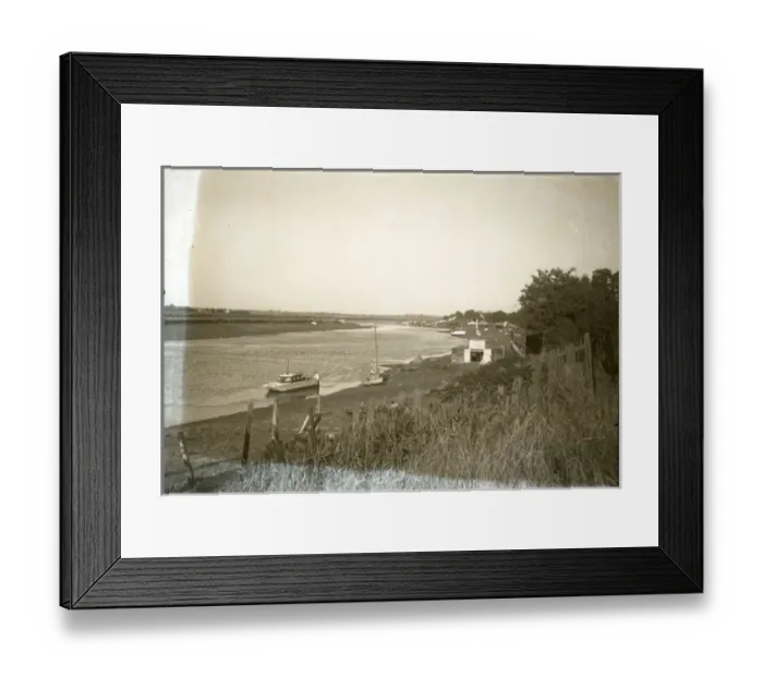 Framed Print : Banks of the Crouch, Hullbridge, Essex Framed Print : Banks of the Crouch, Hullbridge, Essex