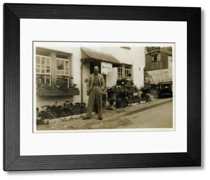 Framed Print : Public House, Unknown, Isle of Wight Framed Print : Public House, Unknown, Isle of Wight