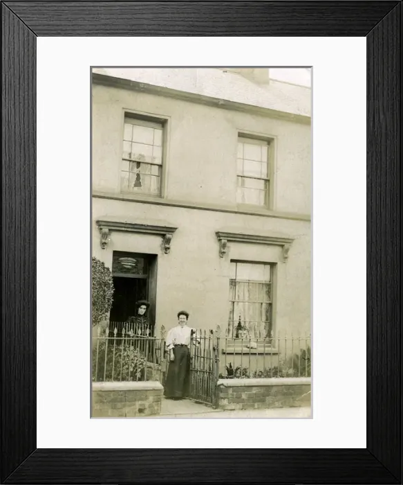 Framed Print : Terraced House, Cardiff, Glamorgan