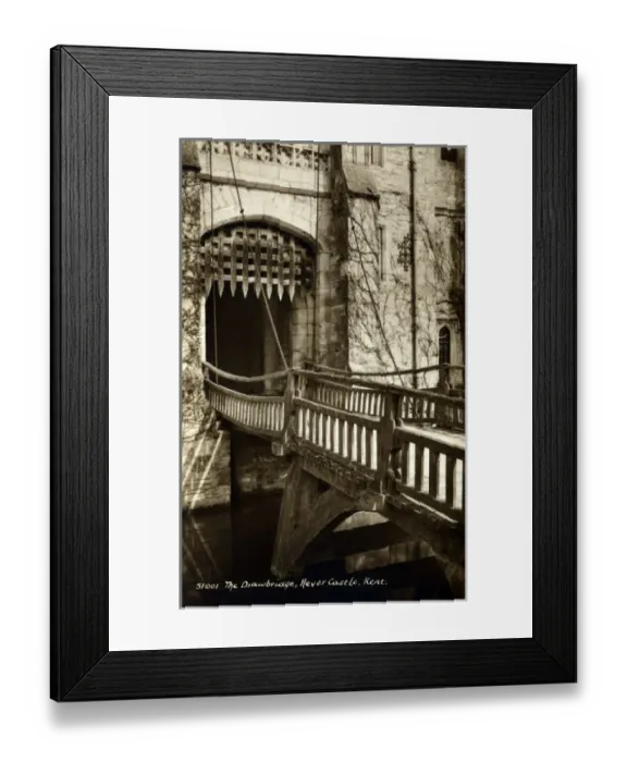 Framed Print : Hever Castle, Hever, Kent Framed Print : Hever Castle, Hever, Kent
